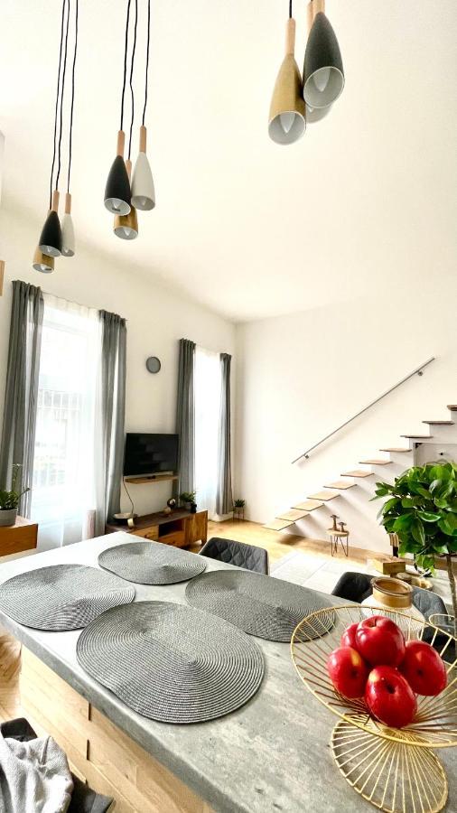 Brand New Sunny Apartment On Andrassy Street 布达佩斯 外观 照片